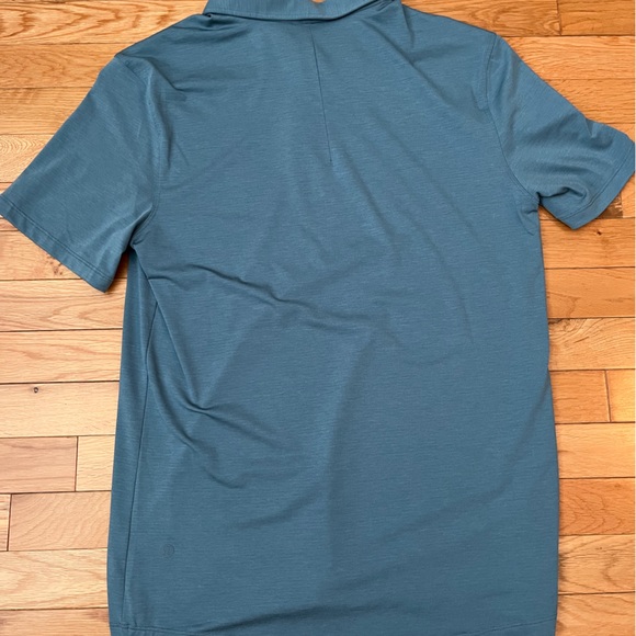 Lululemon men’s polo. Excellent used condition - Picture 2 of 3